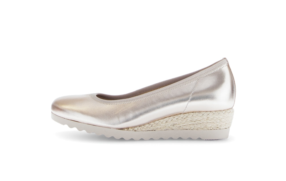 Gabor Light Gold Wedge Pump|8264182G