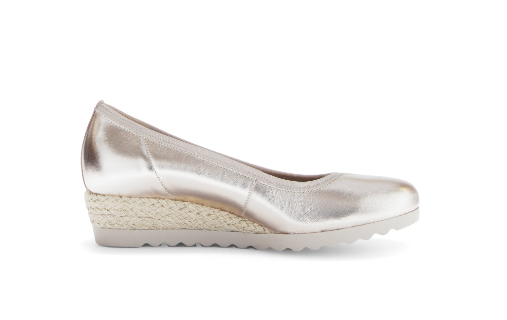 Gabor Light Gold Wedge Pump|8264182G