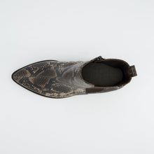 Load image into Gallery viewer, Patterned shoe on a white background
