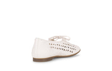 Load image into Gallery viewer, Gabor White Braided Pump|8415822
