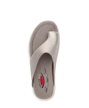 Load image into Gallery viewer, Rolling Soft Gold Comfort Sandal|8681262
