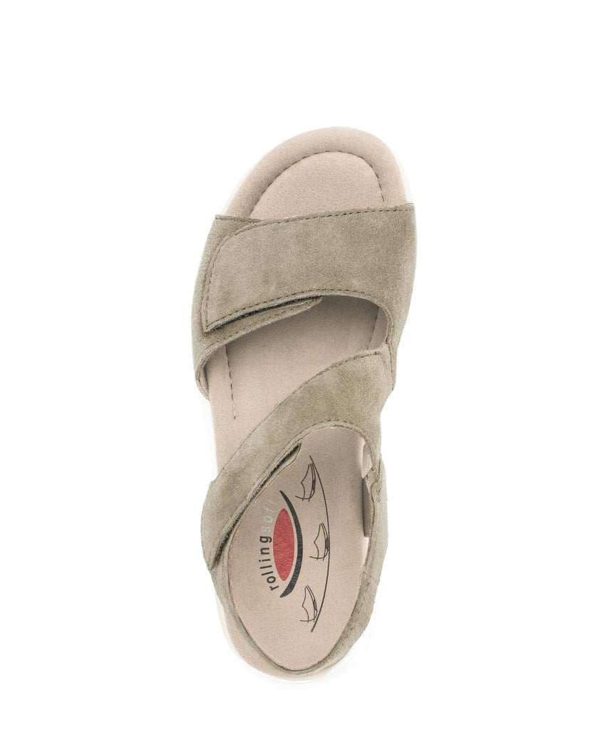 Rolling Soft Green Suede Sandal|8681511