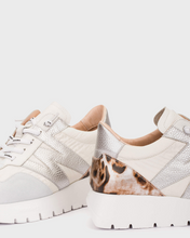 Load image into Gallery viewer, Wonders White and Leo Print Wedge Trainer|A24100W
