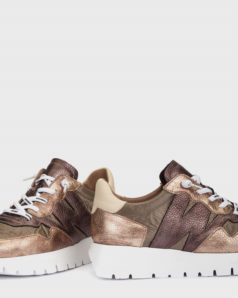 Wonders A2491OR- Trainer.