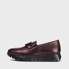 Load image into Gallery viewer, Wonders Metallic Bordo Mini Wedge Loafer|A2494CO
