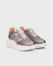 Load image into Gallery viewer, Wonders Metallic Wedge Trainer|A3640PL
