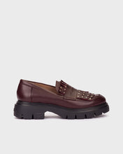 Load image into Gallery viewer, Wonders Burgundy Fringe Platform Loafer|A4315BU
