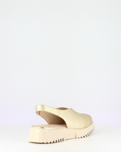 Load image into Gallery viewer, Wonders Gold Sling Back|A4411P
