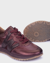 Load image into Gallery viewer, Wonders Metallic Burgundy Trainer|A4810GRA
