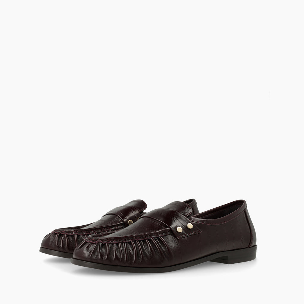Lodi Embossed Print Burgundy Loafer| ANABELBU