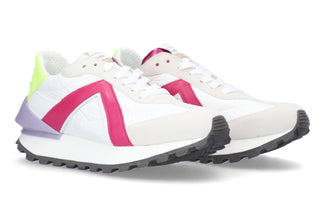 Another Trend A0019972- Trainer