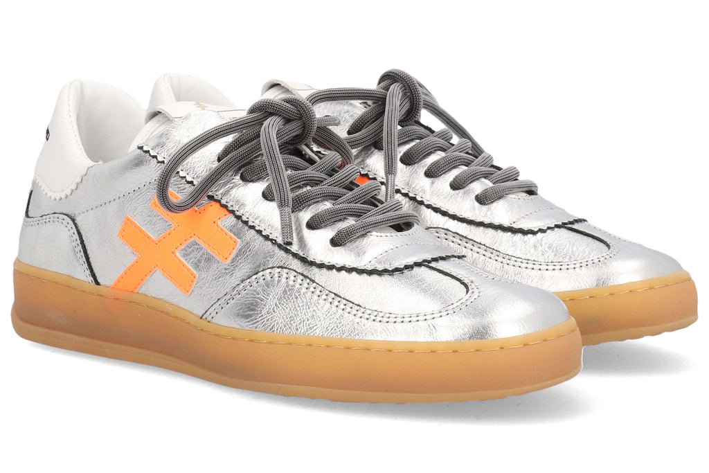 A032M341_2-trainer-silver