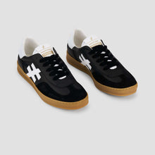 Load image into Gallery viewer, Anohter Trend A032V205- Trainer.
