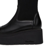 Load image into Gallery viewer, Marco Moreo A132JVNE- Platform Boot.
