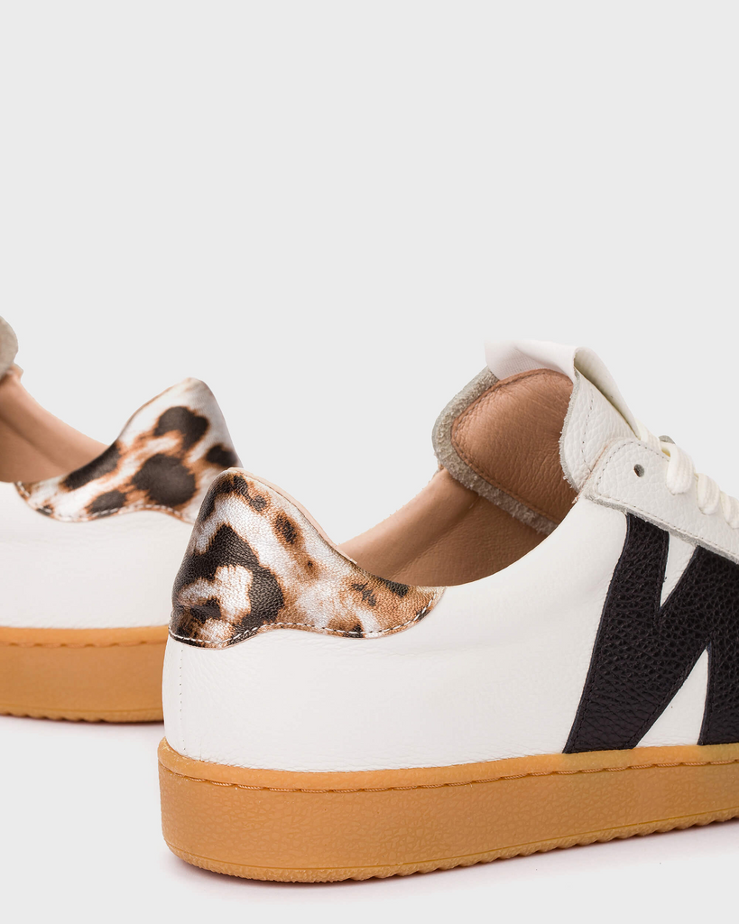 Wonders off White and Black Trainer|AP2001B