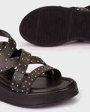 Load image into Gallery viewer, Wonders Black leather Platform Sandal|AT1054N
