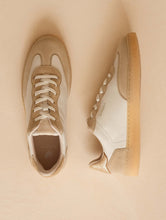 Load image into Gallery viewer, Bobbies Off-White &amp; Iridescent Trainer|BAH02
