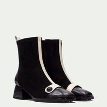 Load image into Gallery viewer, Hispanitas BHI254219B- Ankle Boot.
