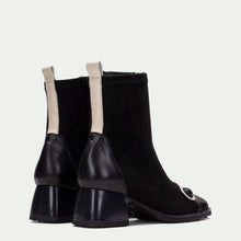 Load image into Gallery viewer, Hispanitas BHI254219B- Ankle Boot.
