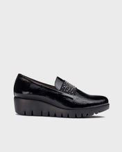 Load image into Gallery viewer, Wonders Black Patent Wedge Shoe|C33158NEG

