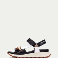 Load image into Gallery viewer, Hispanitas CHV253896M- Sandal.
