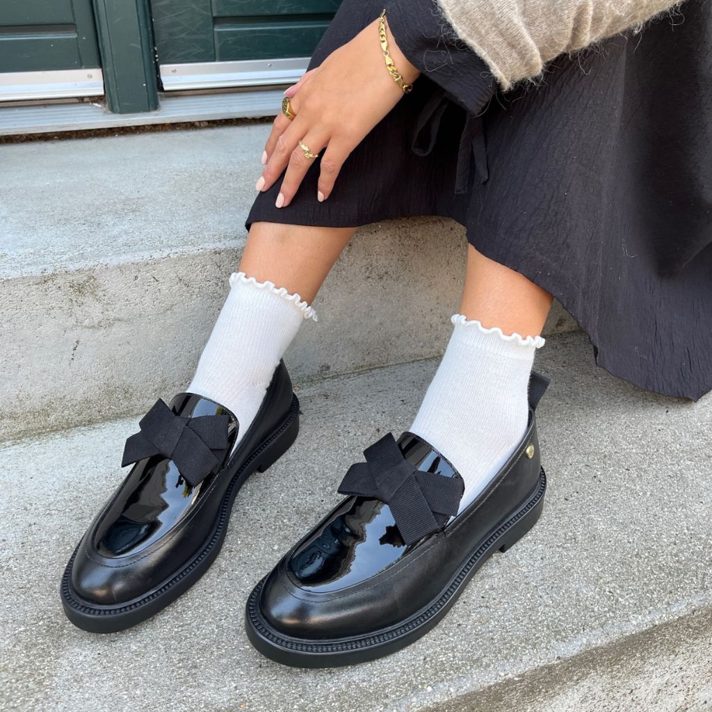 Copenhagen Black Leather and Patent Loafer with Bow|CS7057