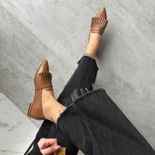 Load image into Gallery viewer, Copenhagen Tabacco Fringe Loafer|CS8585TAB
