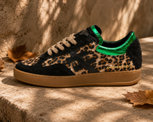 Load image into Gallery viewer, Another Trend Leo Print Trainer|A0348870
