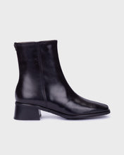 Load image into Gallery viewer, Wonders Black Ankle Boot|D1601NE
