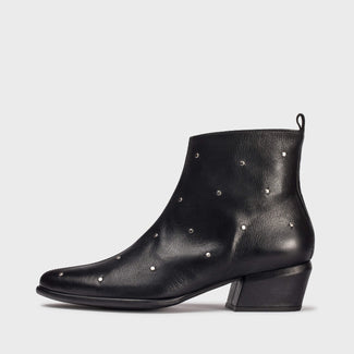 Wonders Black Leather with Studs Ankle Boot|D2002NE