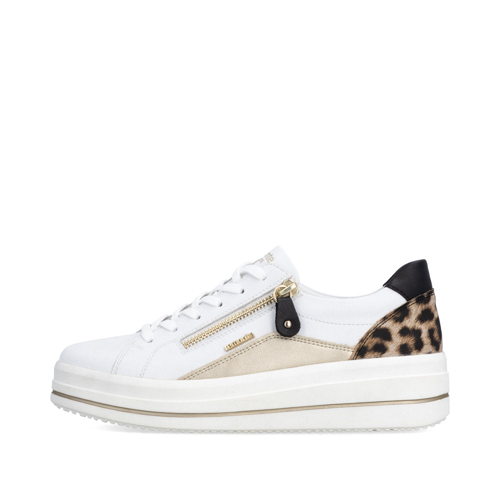 Remonte White and Leo Platform Trainer|D1C0185