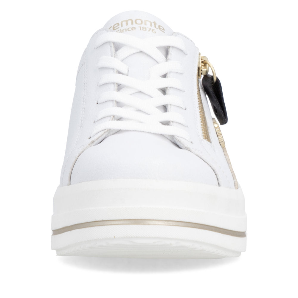 Remonte White and Leo Platform Trainer|D1C0185