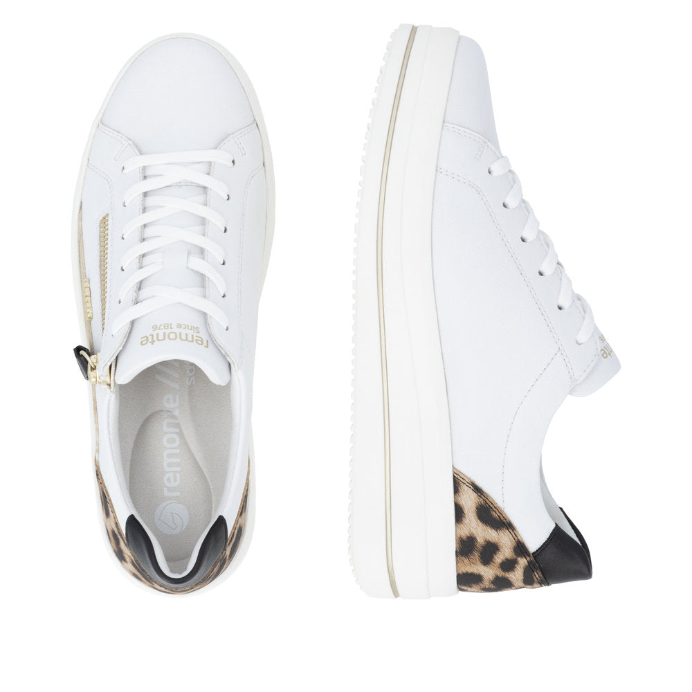 Remonte White and Leo Platform Trainer|D1C0185