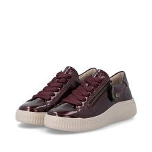 Load image into Gallery viewer, Remonte Patent Burgundy Platform Trainer|D3E0735
