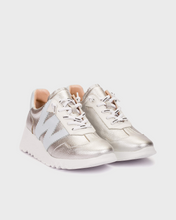 Load image into Gallery viewer, Wonders Silver Wedge Trainer|E6770PL
