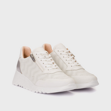 Load image into Gallery viewer, Wonders Wedge White Trainer|E6771O
