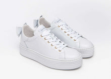 Load image into Gallery viewer, NeroGiardini E306521DWH- Trainer.
