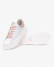 Load image into Gallery viewer, NeroGiardini E513090D70- Trainer.
