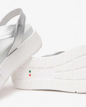 Load image into Gallery viewer, NeroGiardini E513697D70- Sandal.
