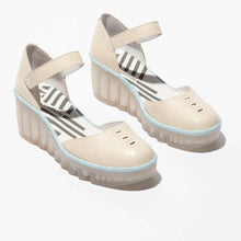 Load image into Gallery viewer, Fly BISO305W- Sandal.
