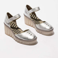 Load image into Gallery viewer, Fly BISO305S- Sandal.
