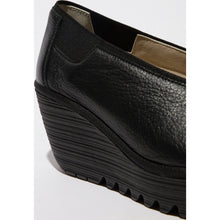 Load image into Gallery viewer, Fly YOZA438BL- Wedge Shoe
