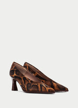 Load image into Gallery viewer, Hispanitas Leo Print Court Shoe|HI264915ES
