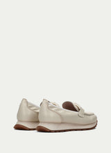 Load image into Gallery viewer, Hispanitas HV243432W-Loafer.
