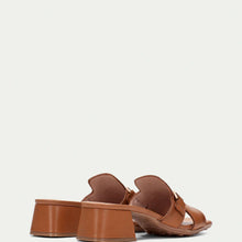 Load image into Gallery viewer, Hispanitas HV254069C- Sandal.
