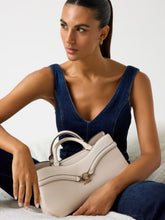 Load image into Gallery viewer, Guess HWBG79OFF- Dea Satchel.
