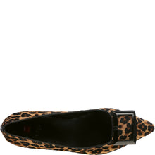 Load image into Gallery viewer, Hogl 1022361100- Leo Pump.
