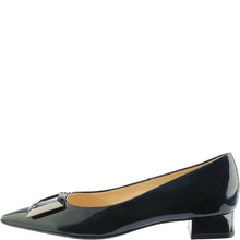 Load image into Gallery viewer, Hogl Black Patent Pump|1022243400
