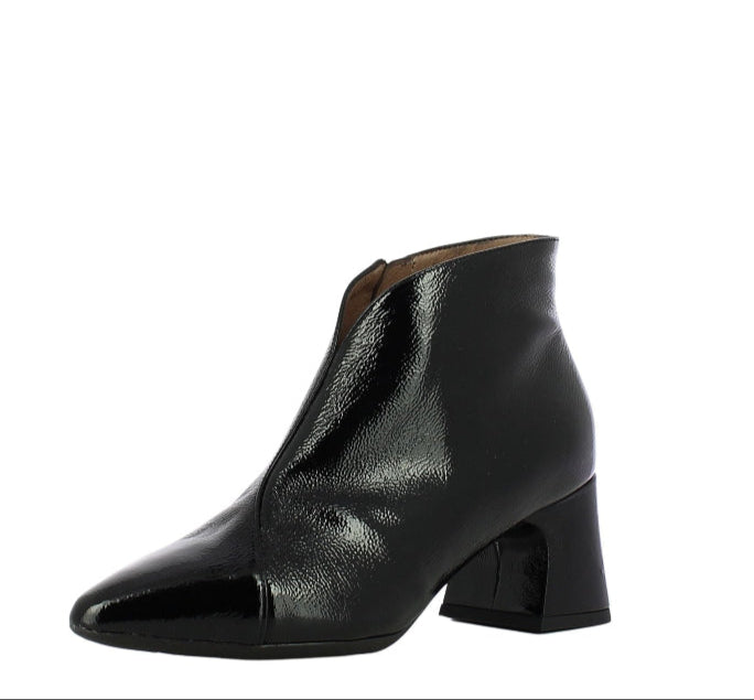 Wonders Black Patent V-Cut Ankle Boot| I9013PB