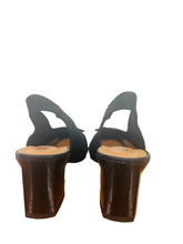 Load image into Gallery viewer, Black high-heeled shoes 
